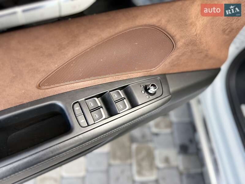 Седан Audi A8 2016 в Львові фото 34 Седан Audi A8 2016 в Львові