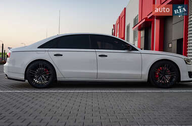 Седан Audi A8 2014 в Львове