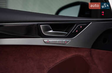 Седан Audi A8 2014 в Львове