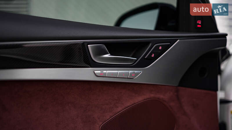 Седан Audi A8 2014 в Львові фото 25 Седан Audi A8 2014 в Львові