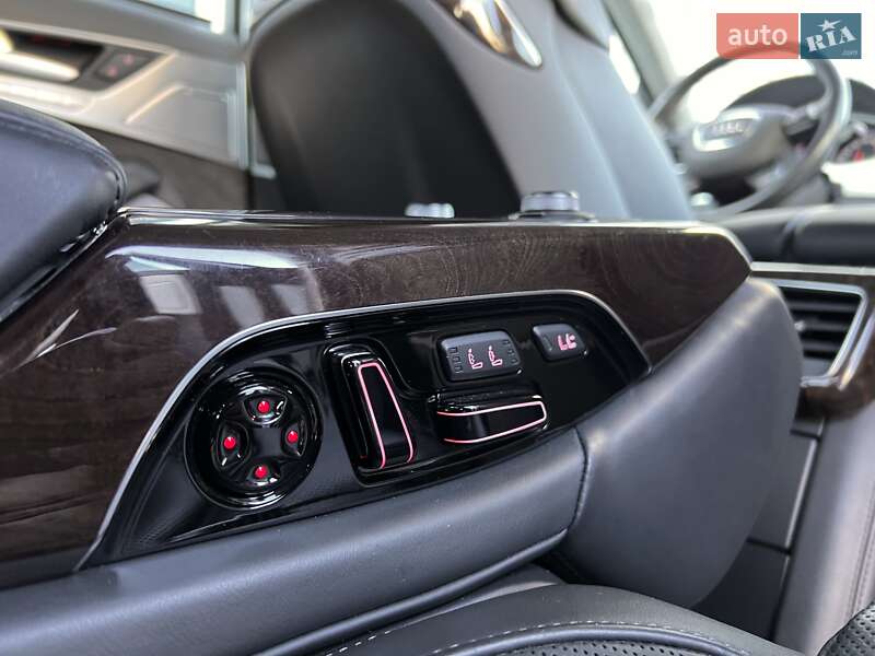 Седан Audi A8 2011 в Києві
