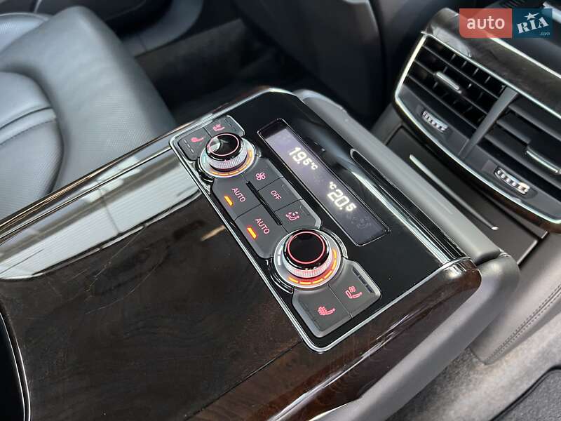 Седан Audi A8 2011 в Києві