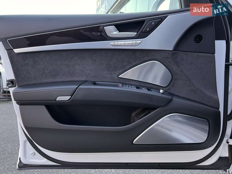 Седан Audi A8 2011 в Києві