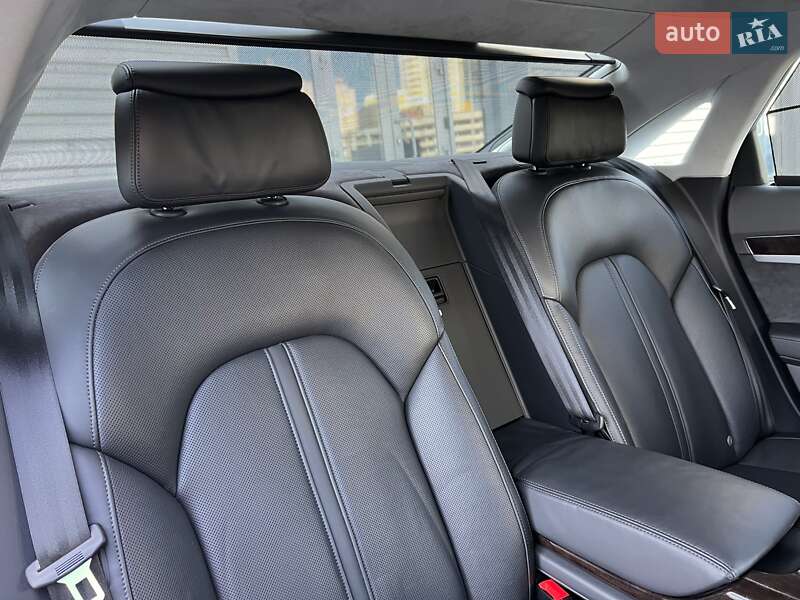 Седан Audi A8 2011 в Києві