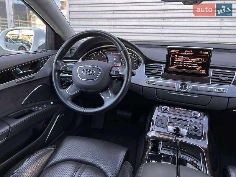 Седан Audi A8 2011 в Києві