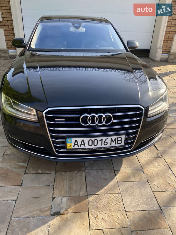 Седан Audi A8 2013 в Киеве фото Седан Audi A8 2013 в Киеве