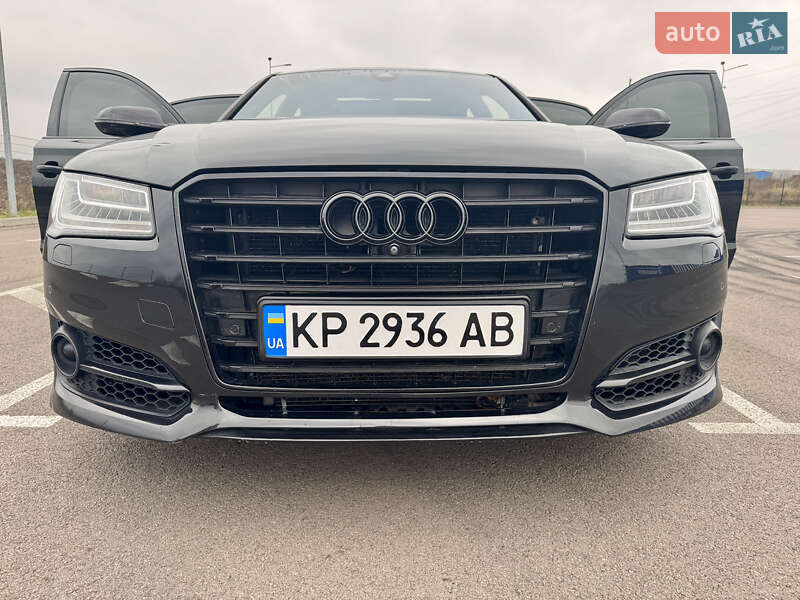 Седан Audi A8 2014 в Рівному