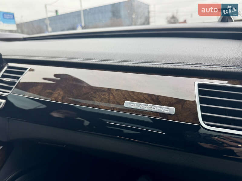 Седан Audi A8 2014 в Рівному