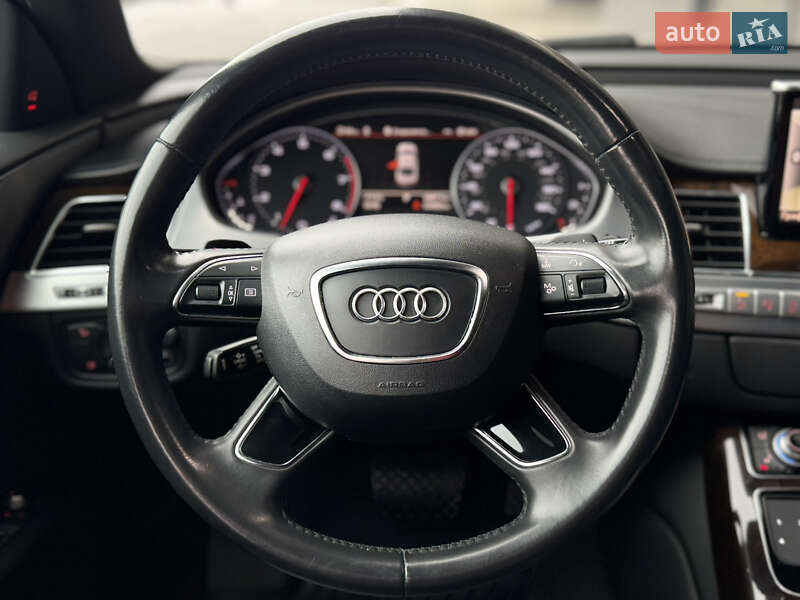 Седан Audi A8 2015 в Києві