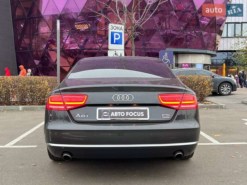 Седан Audi A8 2012 в Києві