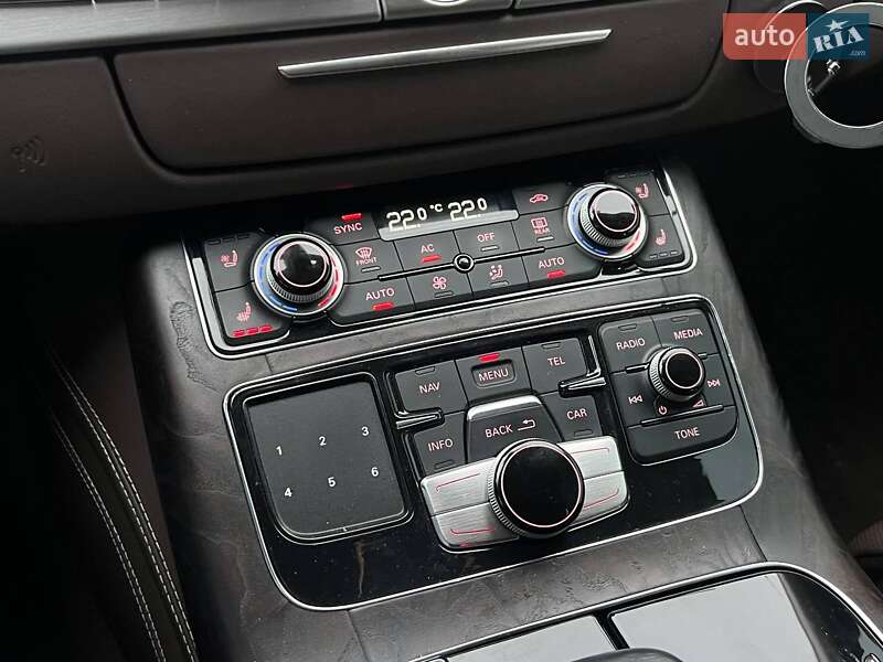 Седан Audi A8 2012 в Києві