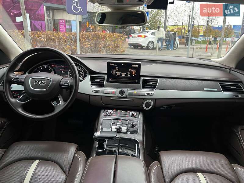 Седан Audi A8 2012 в Києві