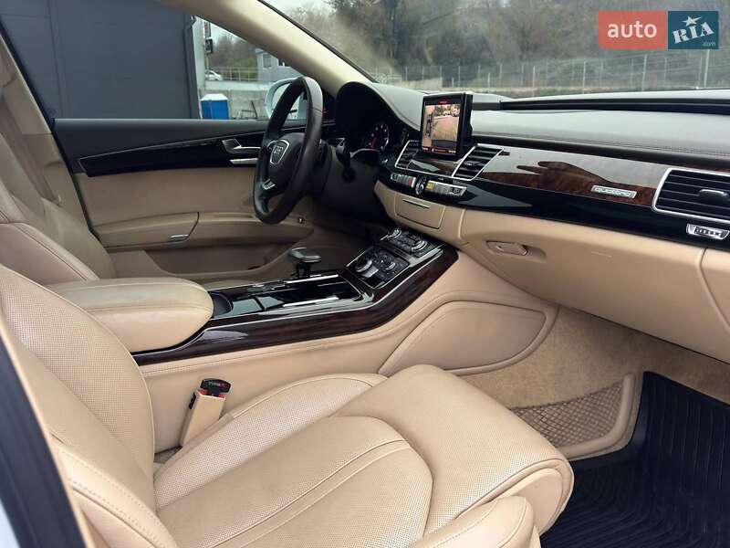 Седан Audi A8 2017 в Запорожье