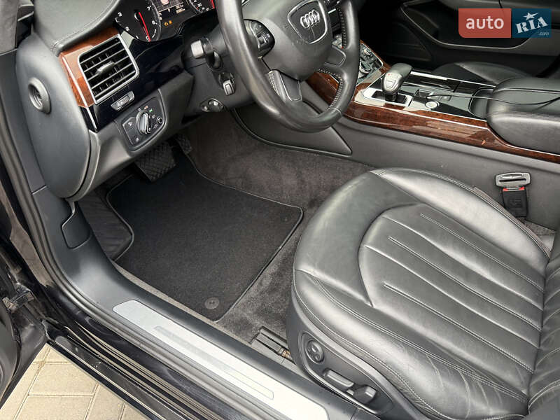 Седан Audi A8 2012 в Николаеве