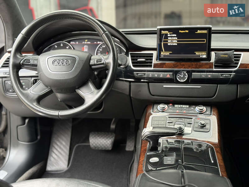 Седан Audi A8 2012 в Николаеве
