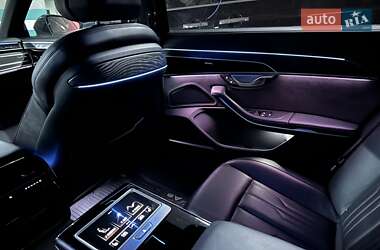 Седан Audi A8 2021 в Львові