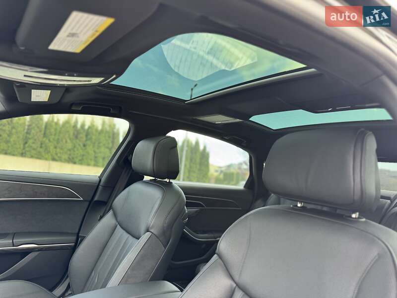 Седан Audi A8 2024 в Ровно