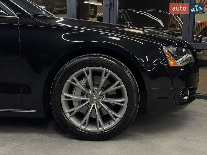 Седан Audi A8 2013 в Одессе