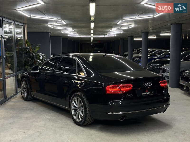 Седан Audi A8 2013 в Одессе