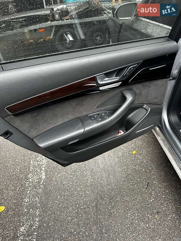 Седан Audi A8 2012 в Києві фото 31 Седан Audi A8 2012 в Києві