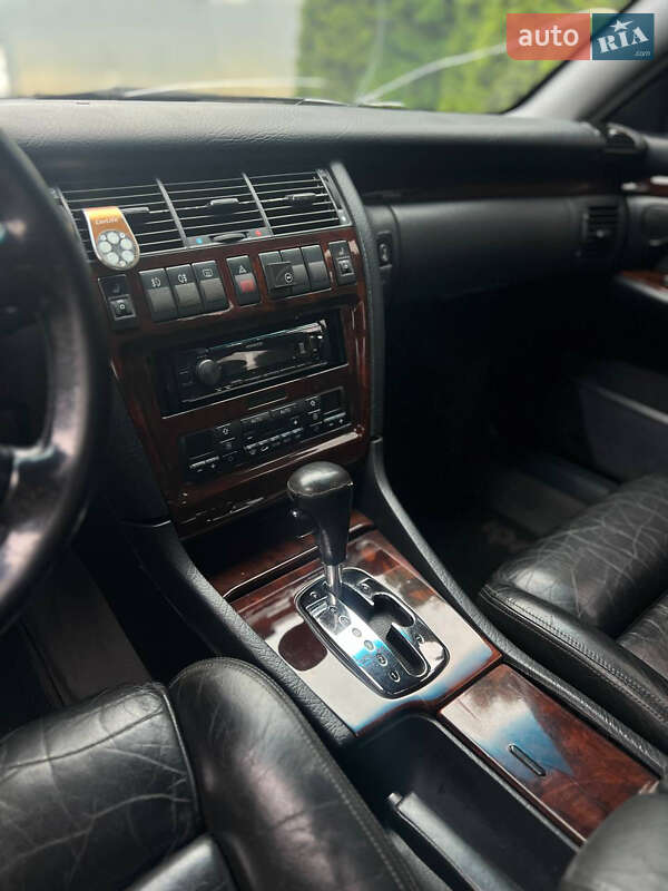 Седан Audi A8 1995 в Костополе