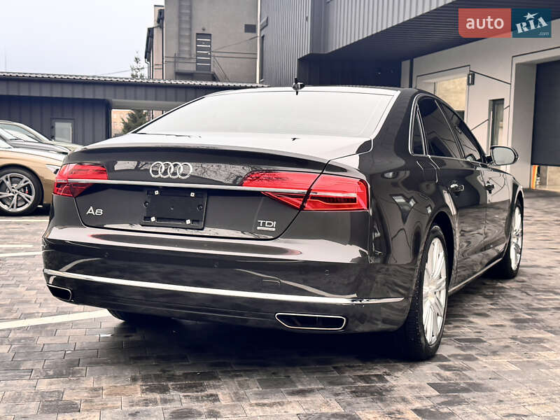Седан Audi A8 2015 в Костополе