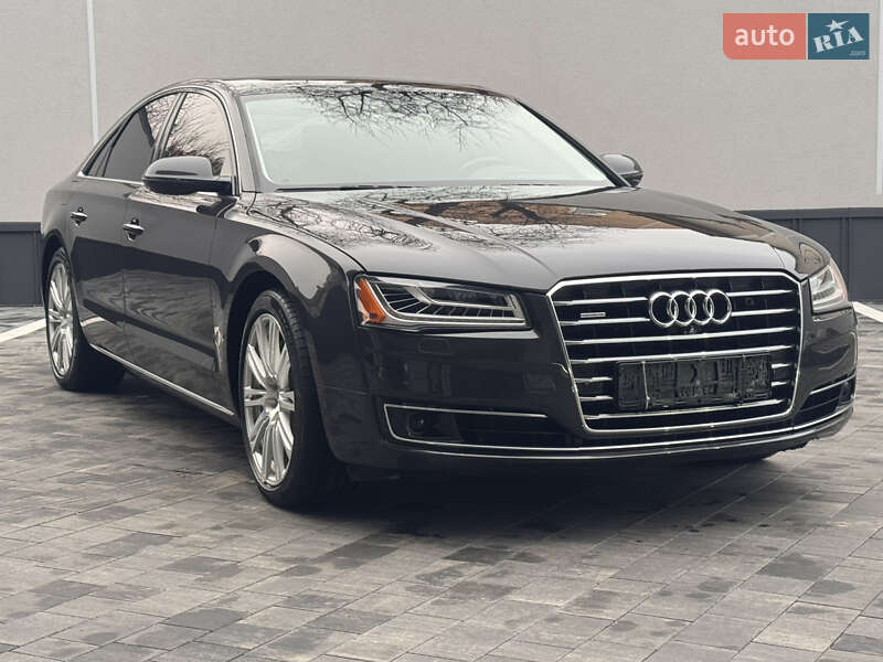 Седан Audi A8 2015 в Костополе