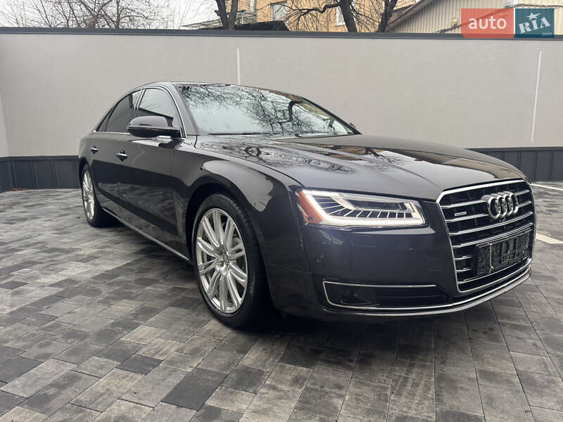 Седан Audi A8 2015 в Костополе