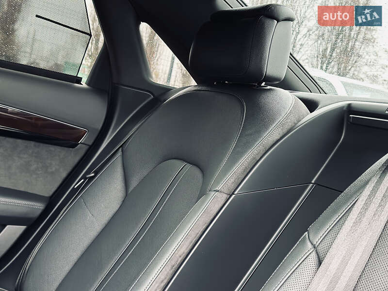 Седан Audi A8 2015 в Кременчуге