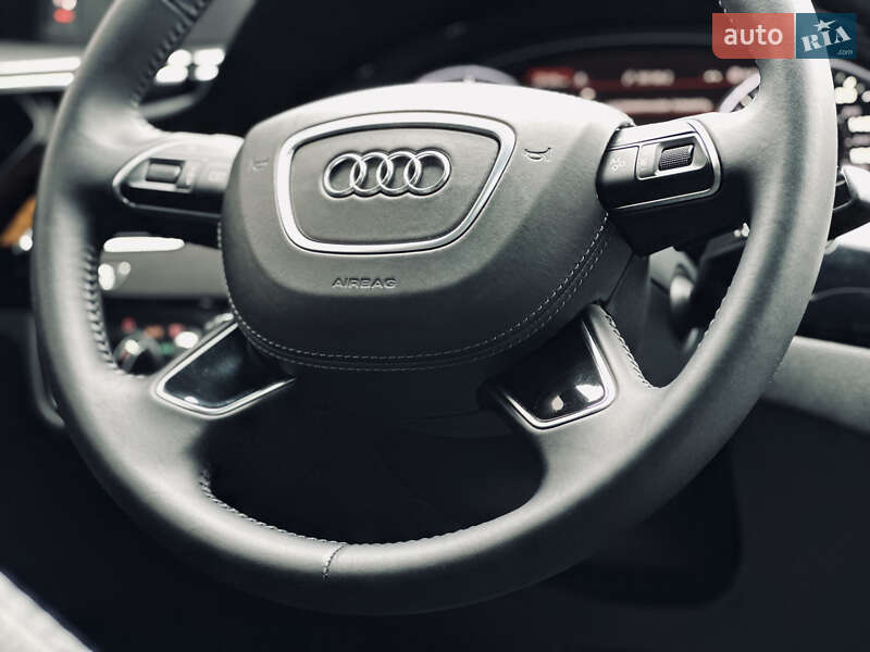 Седан Audi A8 2015 в Кременчуге