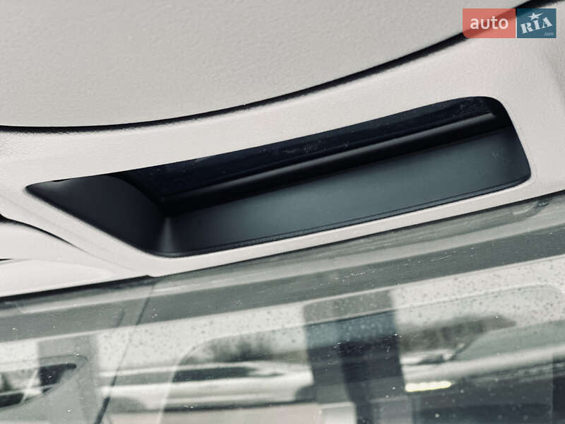 Седан Audi A8 2015 в Кременчуге