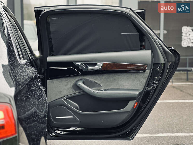 Седан Audi A8 2015 в Кременчуге