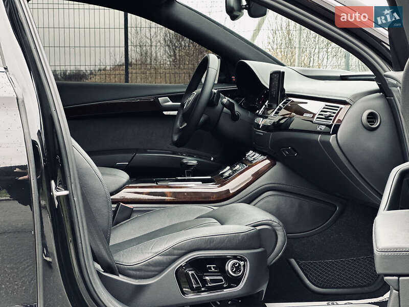 Седан Audi A8 2015 в Кременчуге