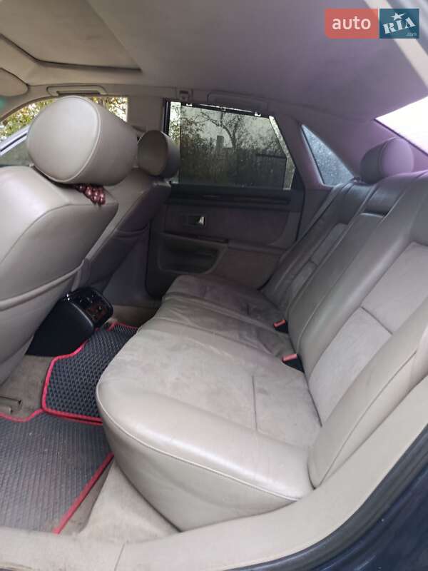 Седан Audi A8 1998 в Великих Мостах