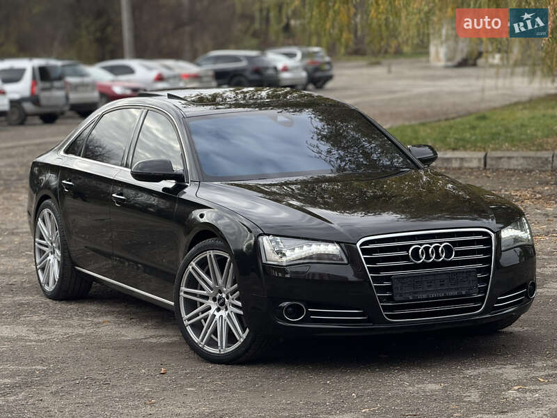 Седан Audi A8 2011 в Ивано-Франковске