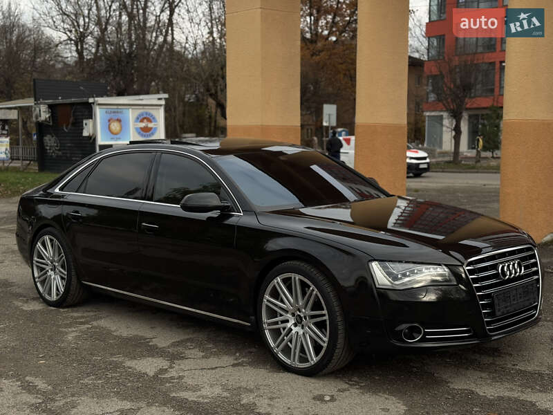Седан Audi A8 2011 в Ивано-Франковске