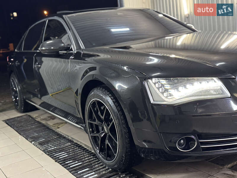 Седан Audi A8 2011 в Ивано-Франковске