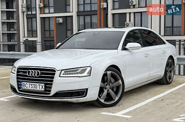 Седан Audi A8 2015 в Мукачево