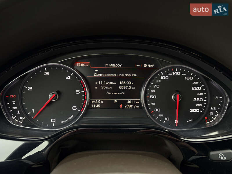 Седан Audi A8 2015 в Мукачево