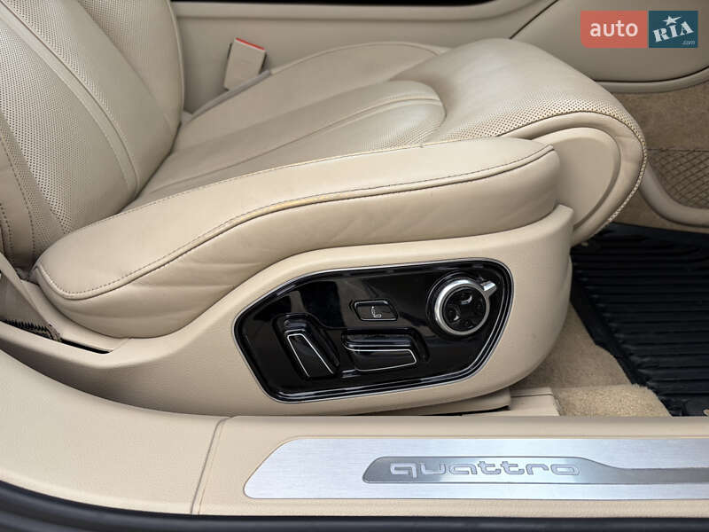 Седан Audi A8 2015 в Мукачево