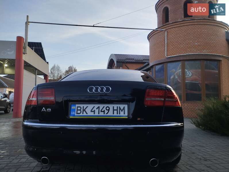 Седан Audi A8 2006 в Ровно