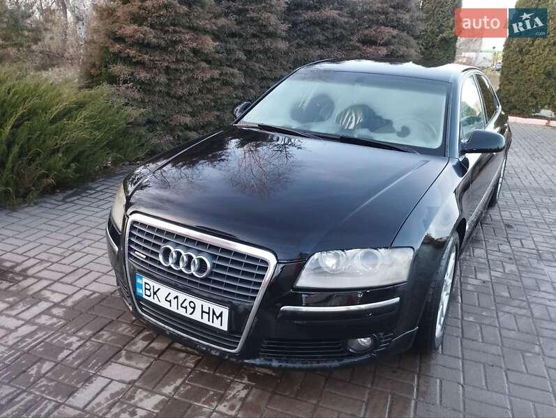 Седан Audi A8 2006 в Ровно