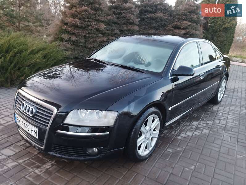Седан Audi A8 2006 в Ровно