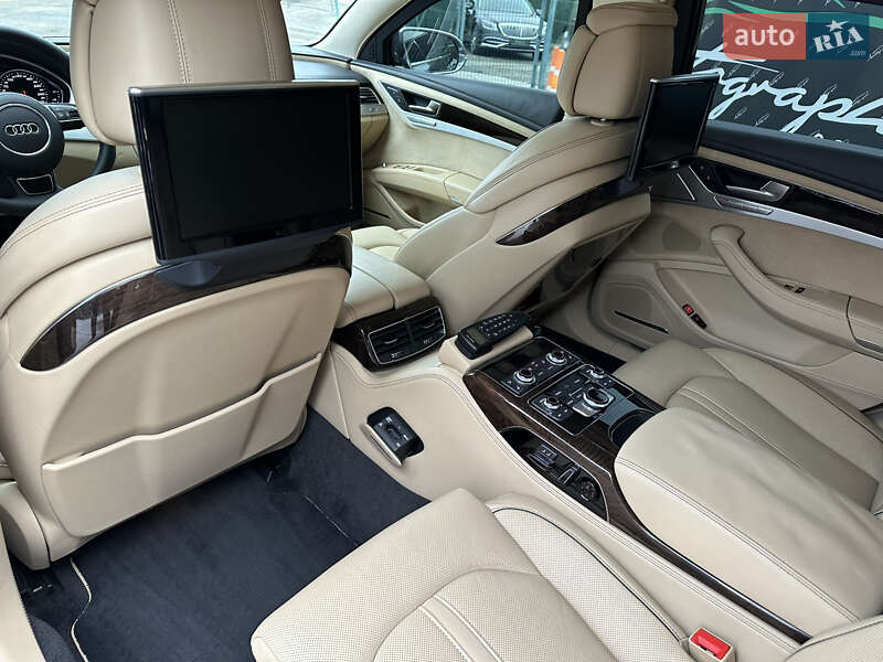 Седан Audi A8 2011 в Киеве