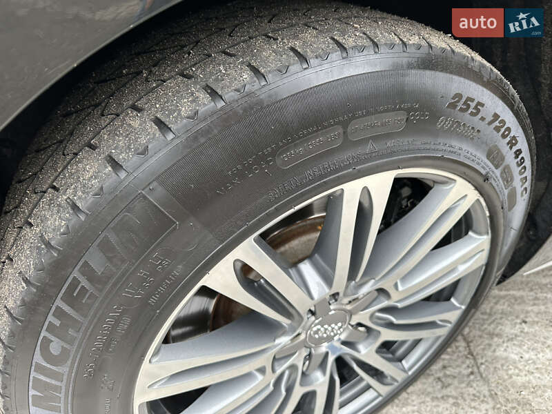 Седан Audi A8 2011 в Киеве