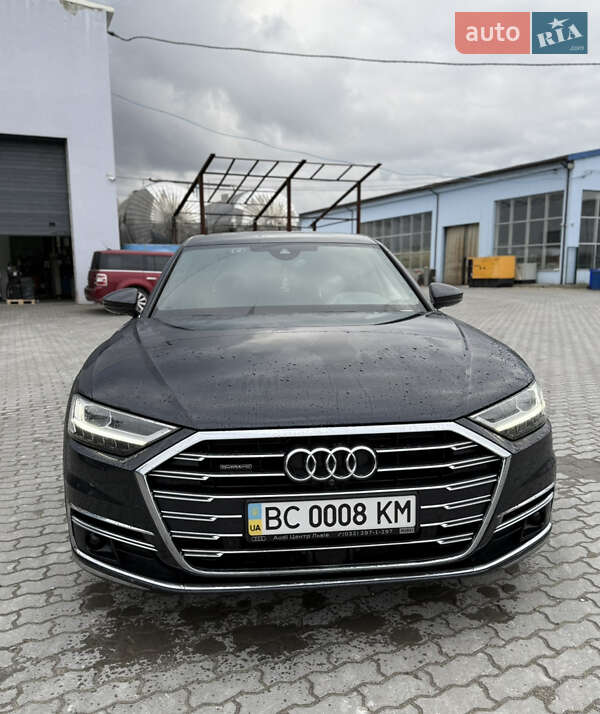 Седан Audi A8 2021 в Львові