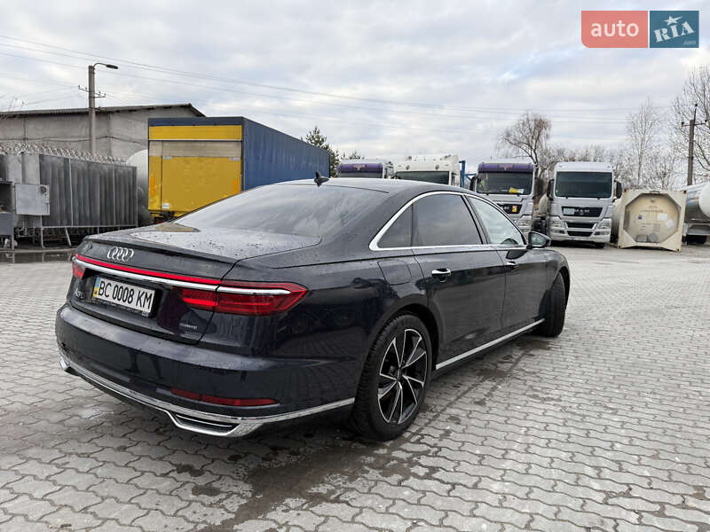 Седан Audi A8 2021 в Львові