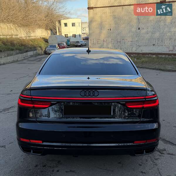 Седан Audi A8 2018 в Рівному
