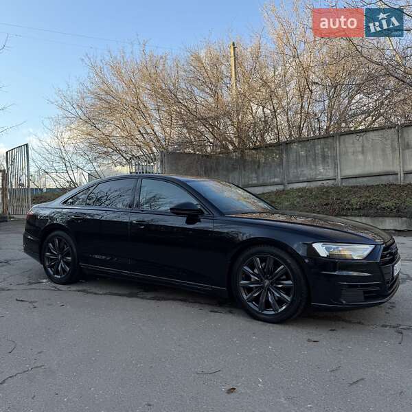 Седан Audi A8 2018 в Рівному