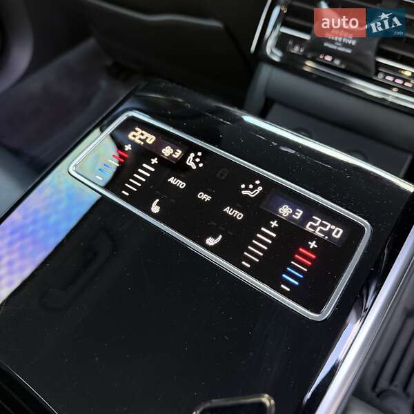 Седан Audi A8 2018 в Рівному